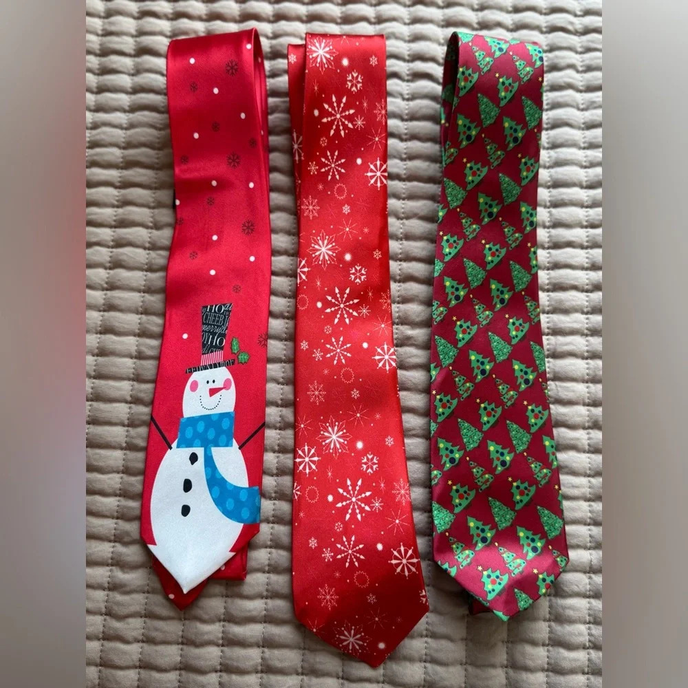 Men's Christmas/Holiday Neck Ties Bundle of 3 New 🎅🏻 🎄 - Picture 1 of 3